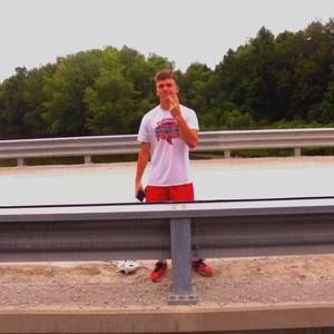 Meet your Posher, Levi